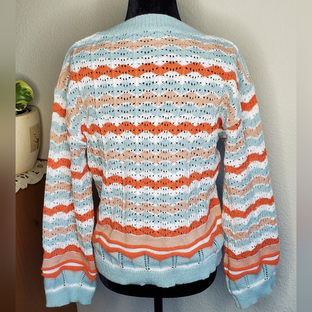 Beautiful Patterned Knit Sweater - Picture 2 of 6